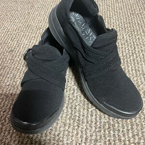 Womens B Zees Black Slip-On Comfort Sneakers shoes 7.5